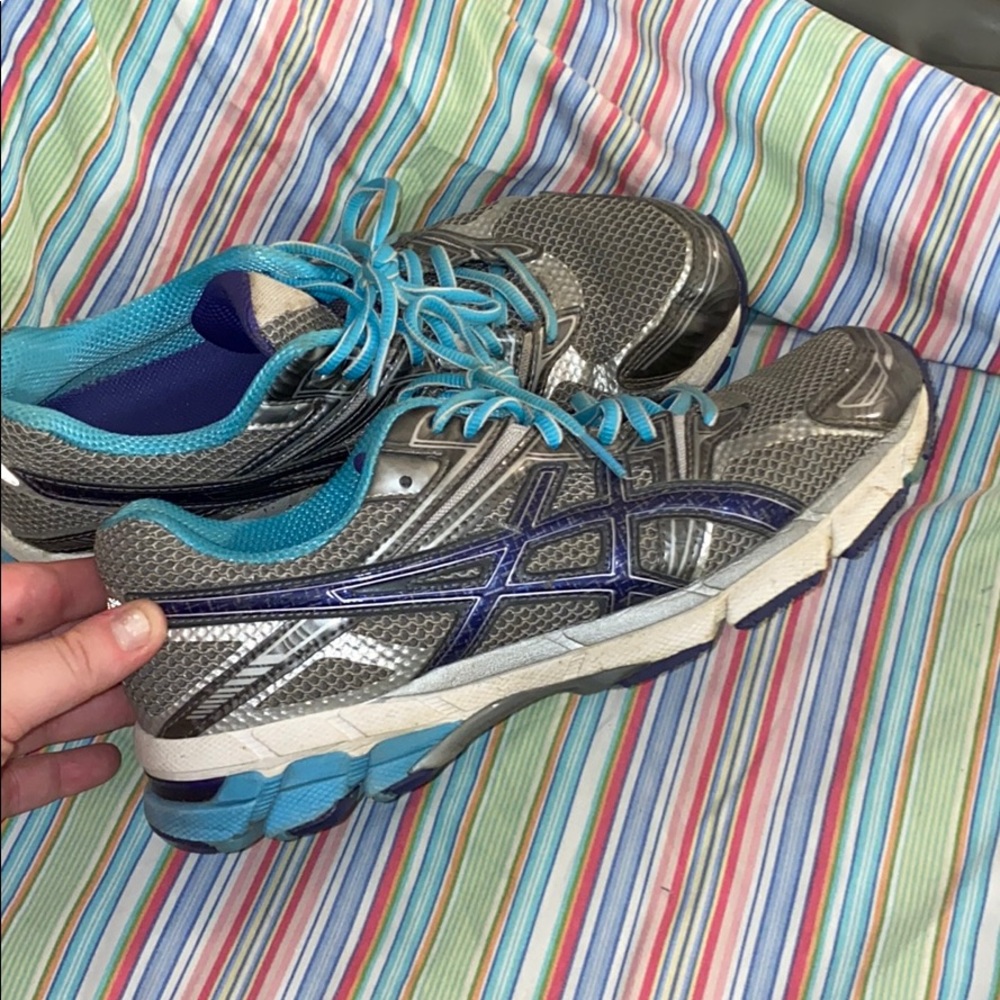 ASICS - Picture 2 of 2